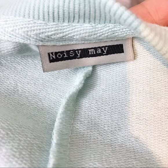 NOISY May graphic top 💚 - Picture 4 of 4